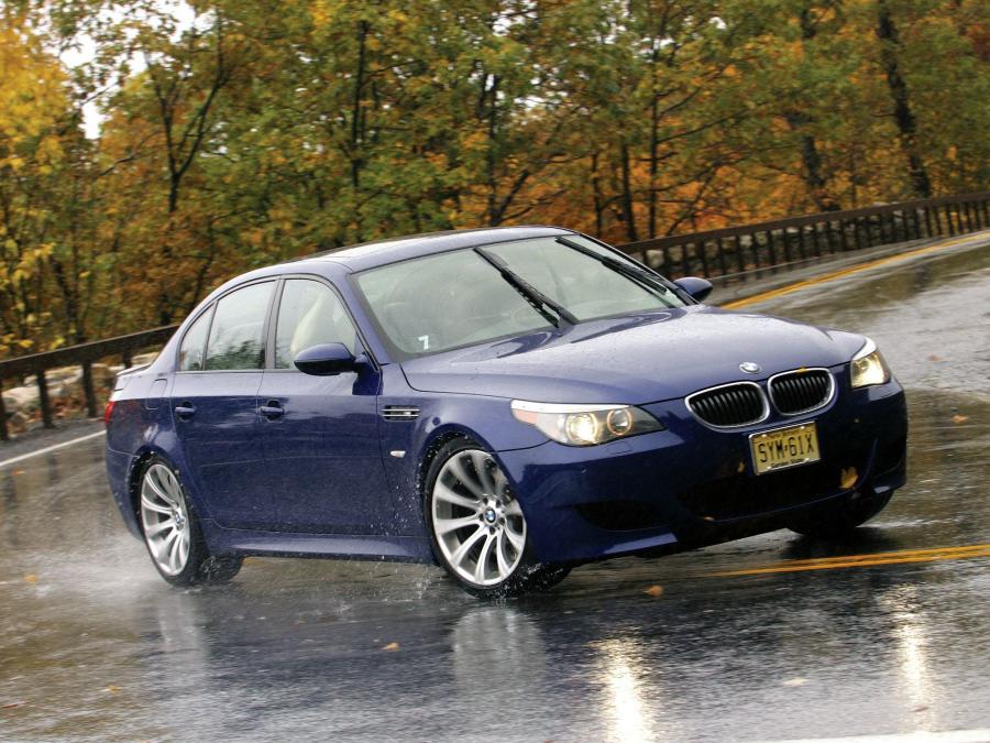  BMW M5 2005 года  (US) (фото 13 из 35)